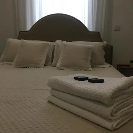 Дом отдыха Altamira House Виана-ду-Каштелу