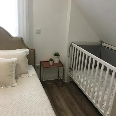 Altamira House Виана-ду-Каштелу